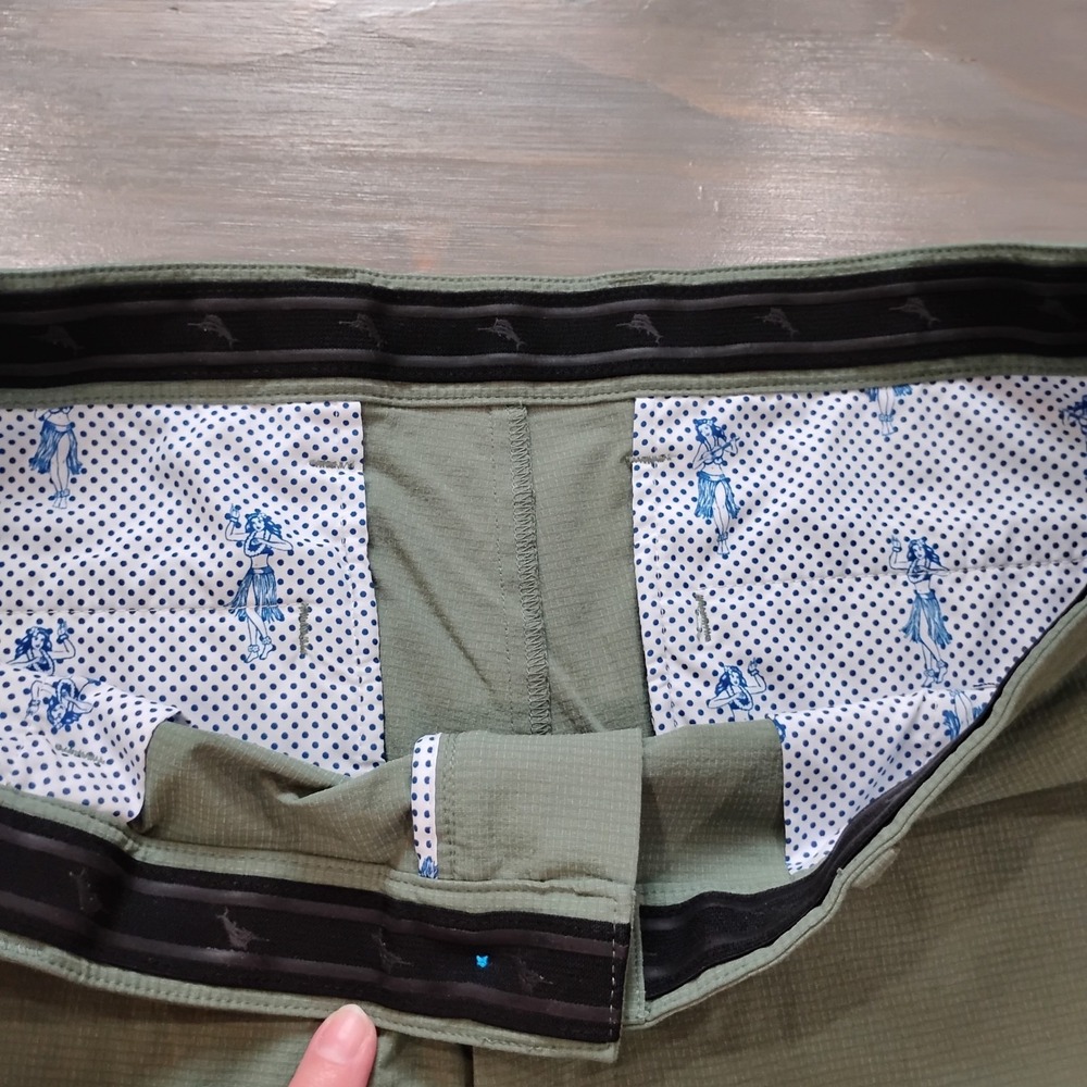 Tommy Bahama Performance Golf Shorts Men's 36 Olive Active Waist Zip Pocket - Picture 2 of 12